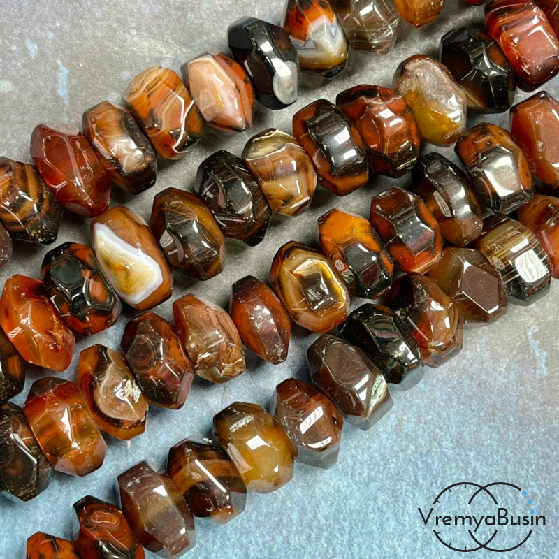 Агат тонир., крупный рондель с гранями, ок. 9х15 (1/2 нити, ок. 20 шт.)