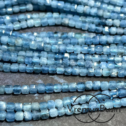 Аквамарин, мелкие кубики с ювелирной огранкой, 3 мм (нить, ок. 40 см.)