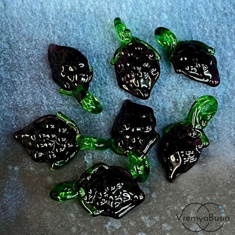 Подвеска из стекла "Ягода", 20х10 мм (1 шт.)