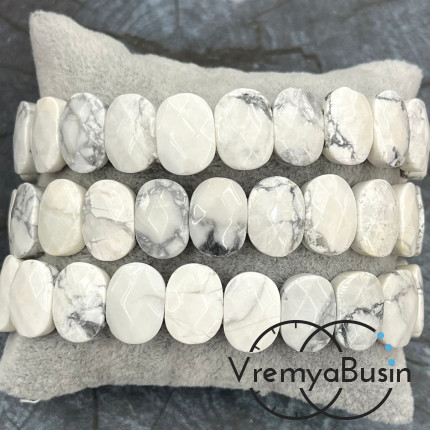 Кахолонг. Бусины граненые с 2 отверстиями 10х14 мм (ок. 19 шт.)