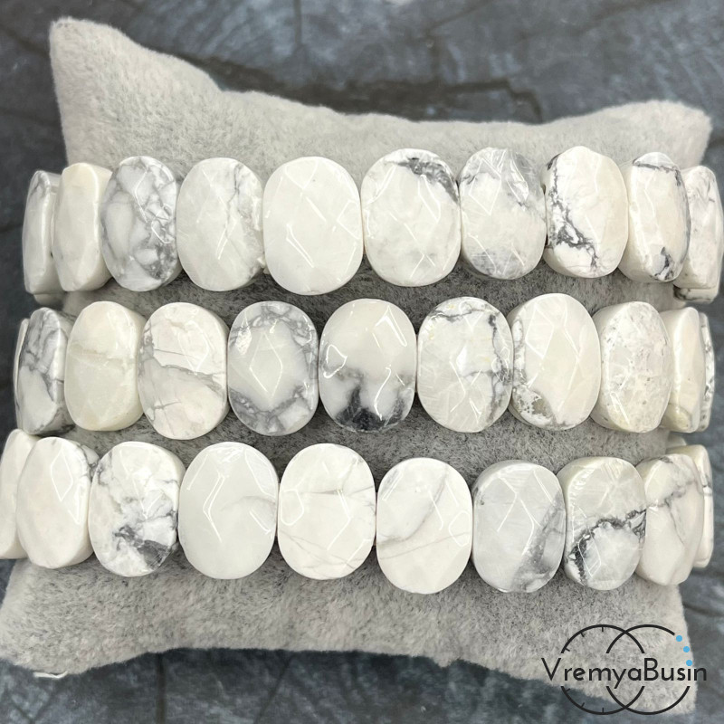 Кахолонг. Бусины граненые с 2 отверстиями 10х14 мм (ок. 19 шт.)