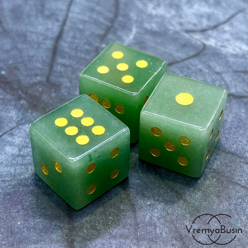 Нефрит. Игральные кости из камня, кубик 15х15 мм  (1 шт.)