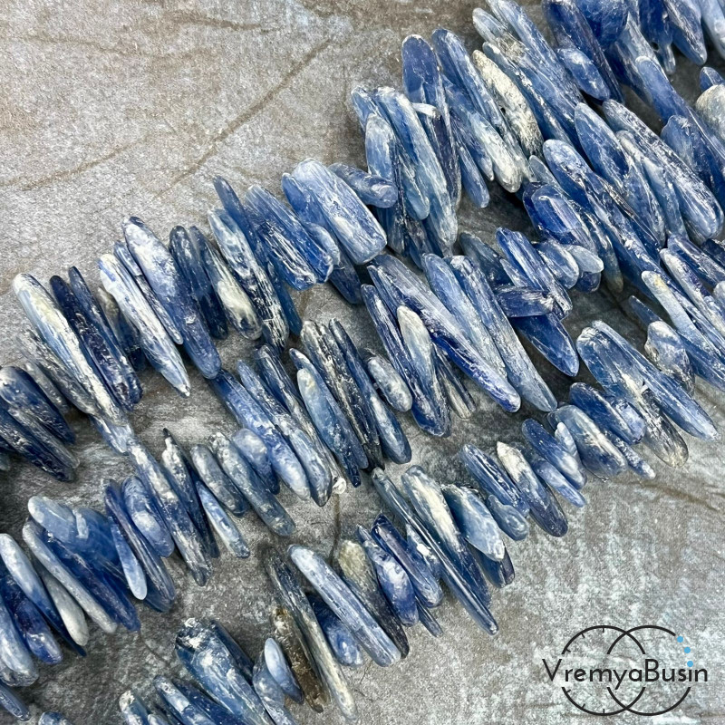 Кианит натуральный, галтовка палочки, ок. 15-25х8х2 мм (1/2 нити, ок. 75 шт.)