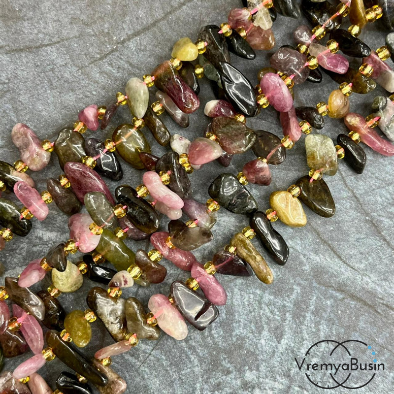 Турмалин, галтовка палочки, ок. 8х15-20 мм (нить, ок.  60 шт.)