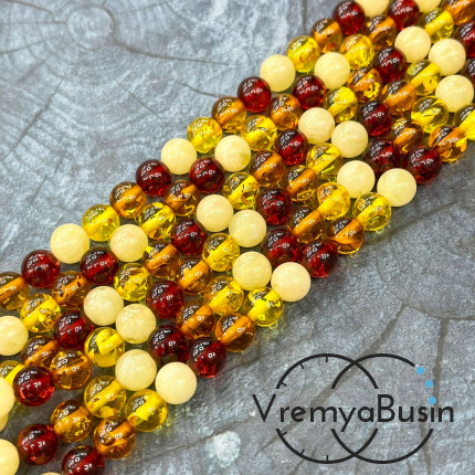 Янтарь, имит. из смолы,  бусины       шарики 8 мм   (нить, ок.   70  шт.)