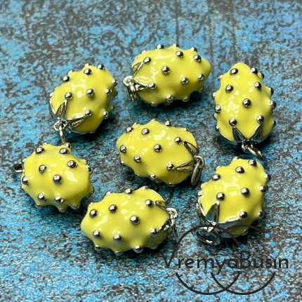 Подвеска  с эмалью "Клубничка", 12х17 мм, из латуни с родиевым покрытием, цв. желтый  (1 шт.)
