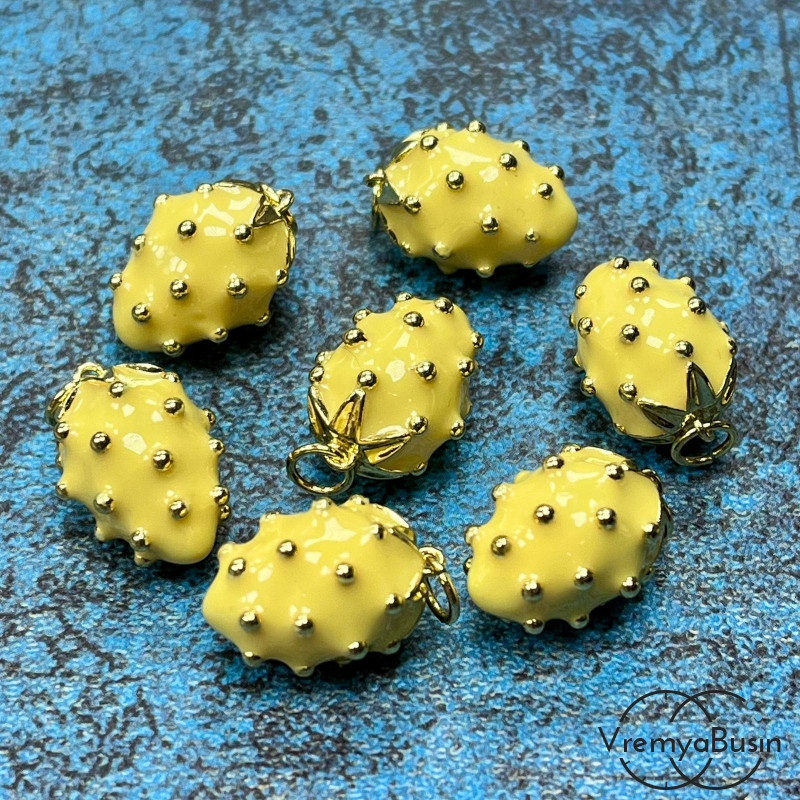 Подвеска  с эмалью "Клубничка", 12х17 мм, из латуни с позолотой, цв. желтый (1 шт.)