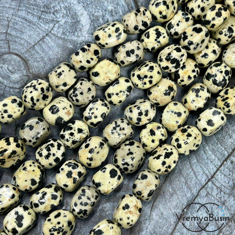 Яшма долматин, порфир, галтовка овальная, ок. 8х12 мм (нить, ок. 35 шт.)