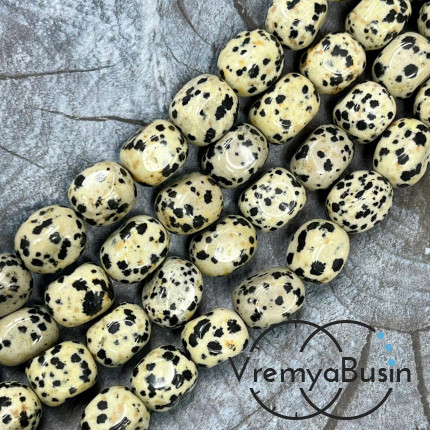 Яшма долматин, порфир, галтовка овальная, ок. 10х14 мм (нить, ок. 30 шт.)