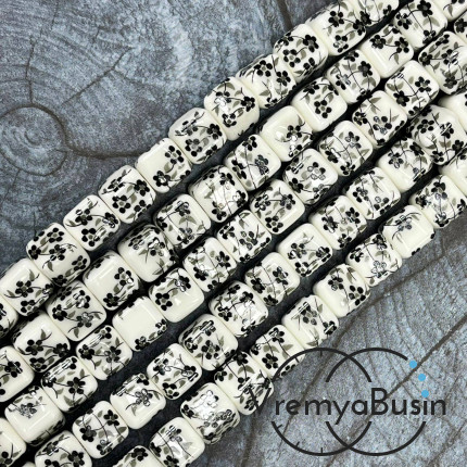 Бусина керамическая с рисунком, кубик  8 мм (нить, ок. 42 шт.)