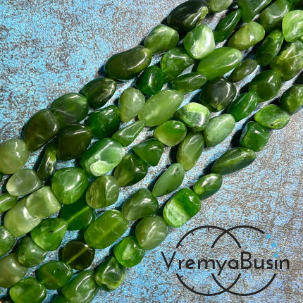 Нефрит, галтовка овальная ок. 10х12 мм (нить, ок. 35 шт.)