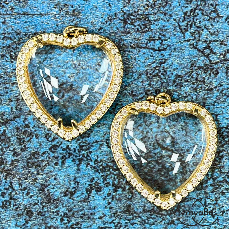 Подвеска  "Сердце", 25 мм, из латуни с позолотой, гладким стеклом и фианитами  (1 шт.)