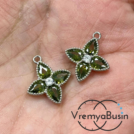 Подвеска с фианитом, цветок 16х18 мм, латунь с родиевым покрытием, цв. болотный   (1 шт.)