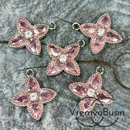 Подвеска с фианитом, цветок 16х18 мм, латунь с родиевым покрытием, цв. розовый   (1 шт.)