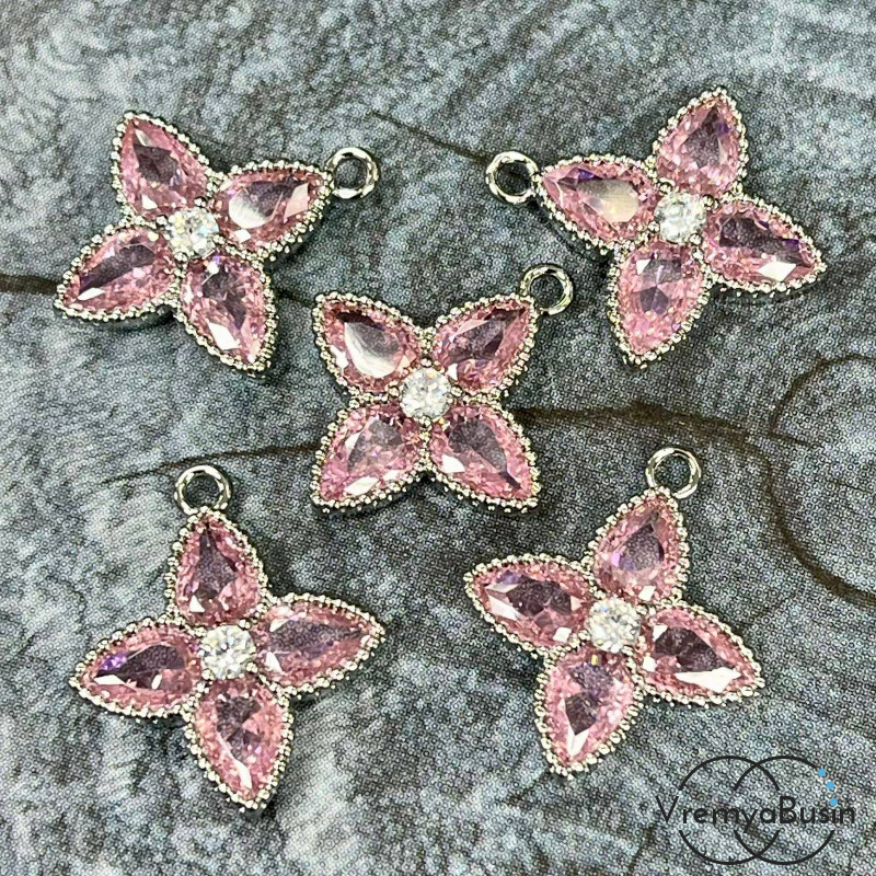 Подвеска с фианитом, цветок 16х18 мм, латунь с родиевым покрытием, цв. розовый   (1 шт.)