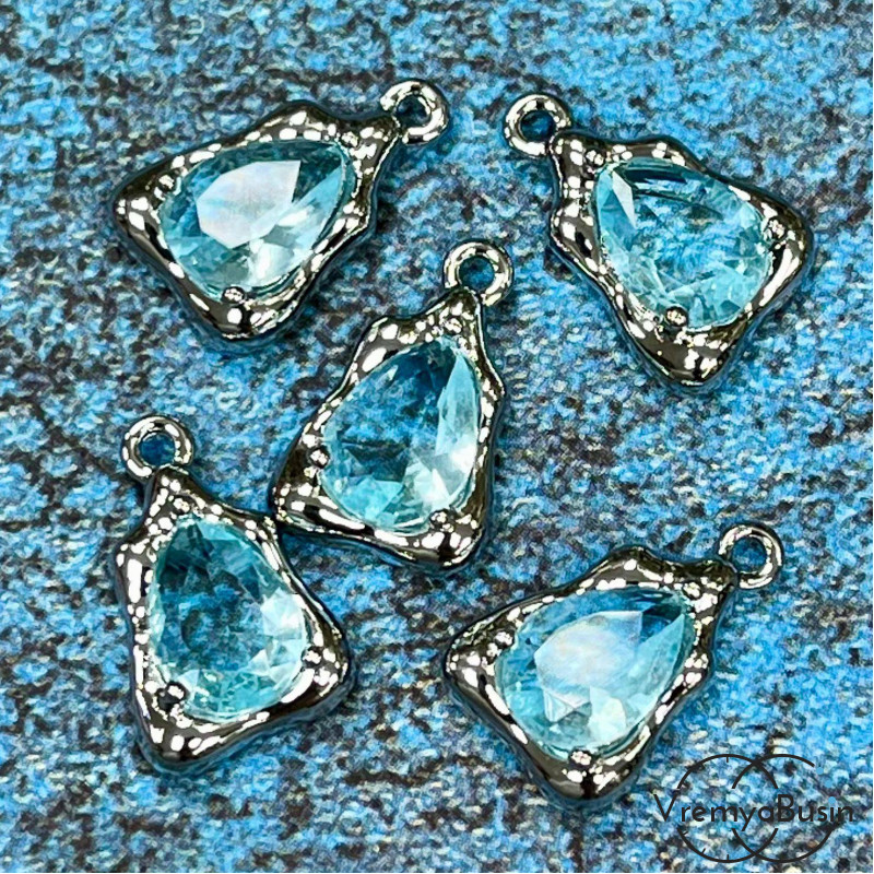 Подвеска с фианитом, капля 14х9 мм, латунь с родиевым покрытием, цв. бирюзовый  (1 шт.)