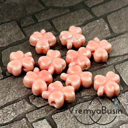 Бусина керамическая "Клевер", 10х13х5 мм, цв. ПЕРСИКОВЫЙ   (1 шт.)