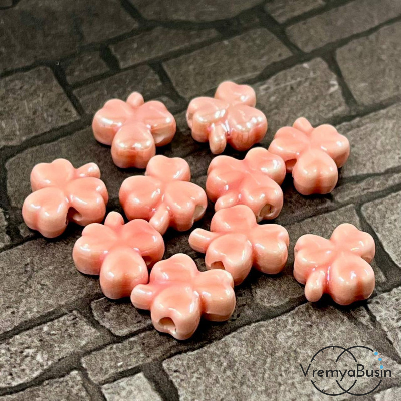 Бусина керамическая "Клевер", 10х13х5 мм, цв. ПЕРСИКОВЫЙ   (1 шт.)