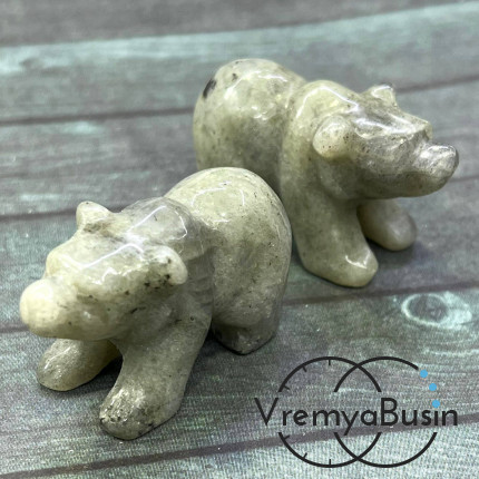 Лабрадор. Статуэтка из резного камня "Медведь",  ок. 40х25х20 мм  (1 шт.)