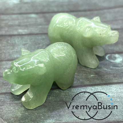 Нефрит. Статуэтка из резного камня "Медведь",  ок. 40х25х20 мм  (1 шт.)