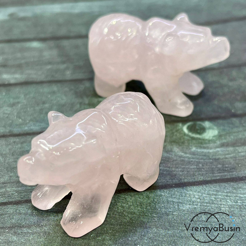 Розовый кварц. Статуэтка из резного камня "Медведь",  ок. 40х25х20 мм  (1 шт.)