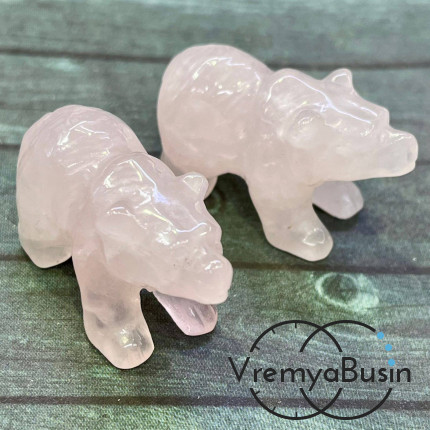 Розовый кварц. Статуэтка из резного камня "Медведь",  ок. 40х25х20 мм  (1 шт.)