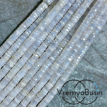 Лунный камень натур., бусины чипсы граненые круглые, ок. 6х2 мм (1/2 нити, ок. 80 шт.) 