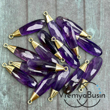 Аметист. Подвеска граненая длинная капля, 33х10х5 мм, в оправе цв. золото (1 шт.)