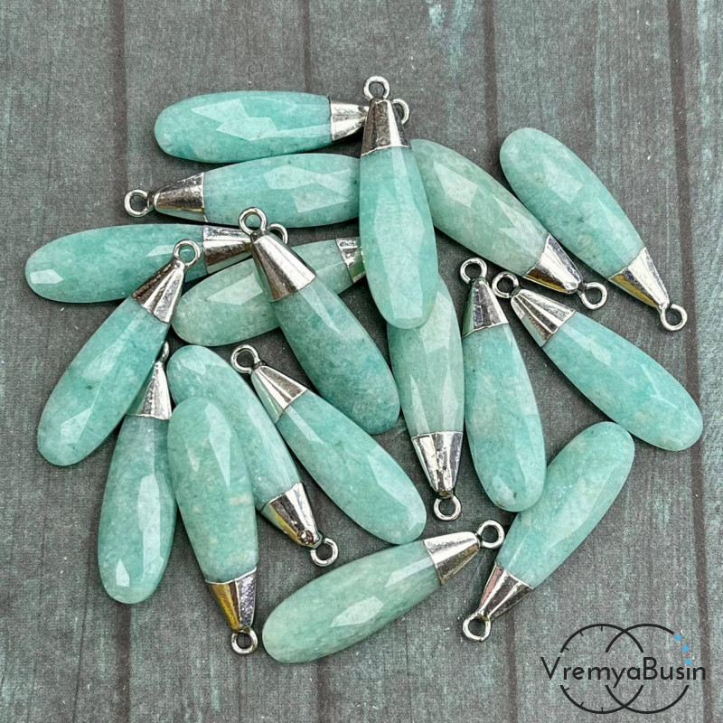 Амазонит. Подвеска граненая длинная капля, 33х10х5 мм, в оправе цв. родий (1 шт.)