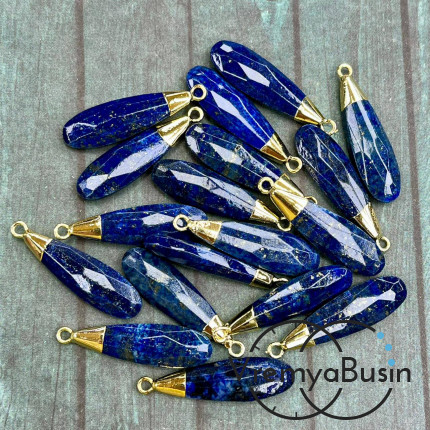 Лазурит. Подвеска граненая длинная капля, 33х10х5 мм, в оправе цв. золото (1 шт.)