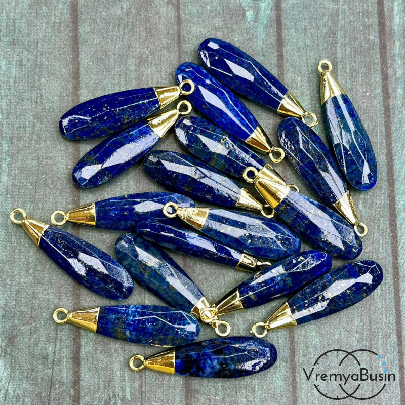 Лазурит. Подвеска граненая длинная капля, 33х10х5 мм, в оправе цв. золото (1 шт.)