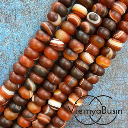 Сардоникс матовый, рондели гладкие ок. 8х12 мм (1/2 нити, ок. 24 шт.)