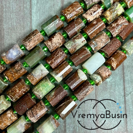 Хризопраз.    Гранёный цилиндр 10х15 мм (1/2 нити, ок. 11 шт.)