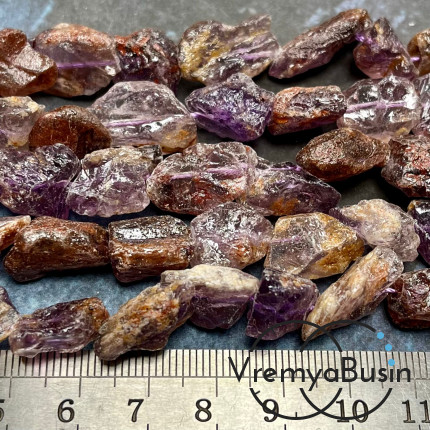 Аметист с гетитом, ауралит, бусины из необработанного камня, ок. 12 мм (нить, ок. 32 шт.)