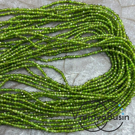 Хромдиопсид, мелкие бусины с микроогранкой, шарик 4 мм  (нить, ок. 40 см.)
