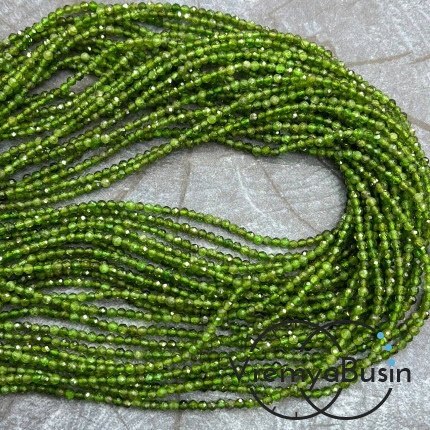 Хромдиопсид, мелкие бусины с микроогранкой, шарик 4 мм  (нить, ок. 40 см.)