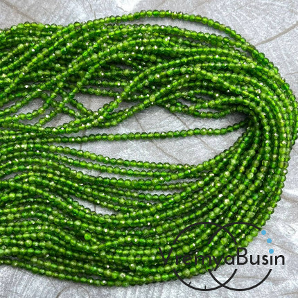 Хромдиопсид, мелкие бусины с микроогранкой, шарик 4 мм  (нить, ок. 40 см.)