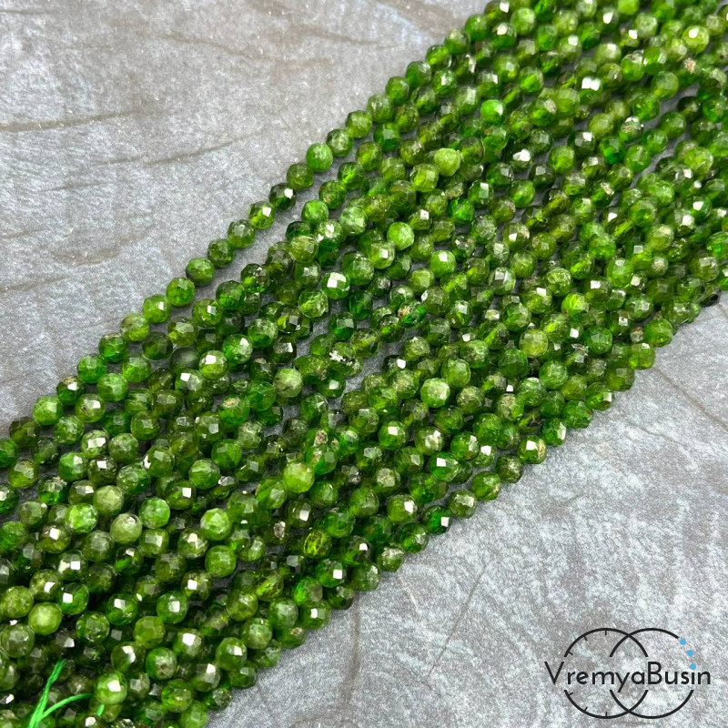 Хромдиопсид, мелкие бусины с микроогранкой, шарик 5 мм  (нить, ок. 40 шт.)