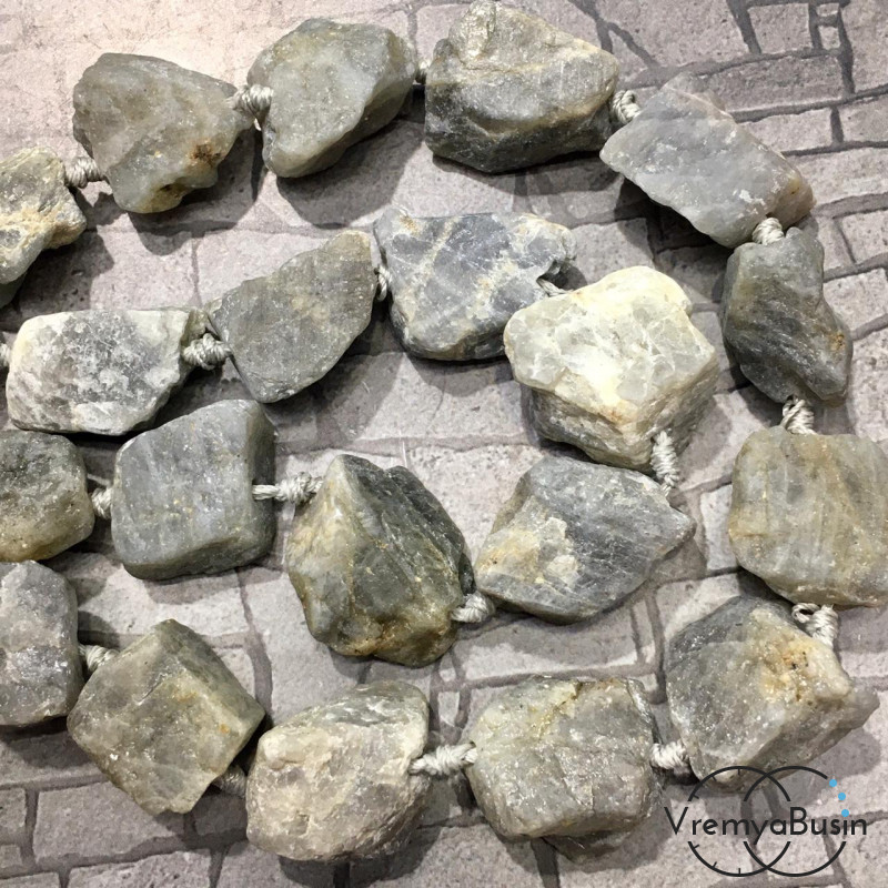 Лабрадор, крупные кусочки необработанного камня (1/2 нити, ок. 7     шт.)