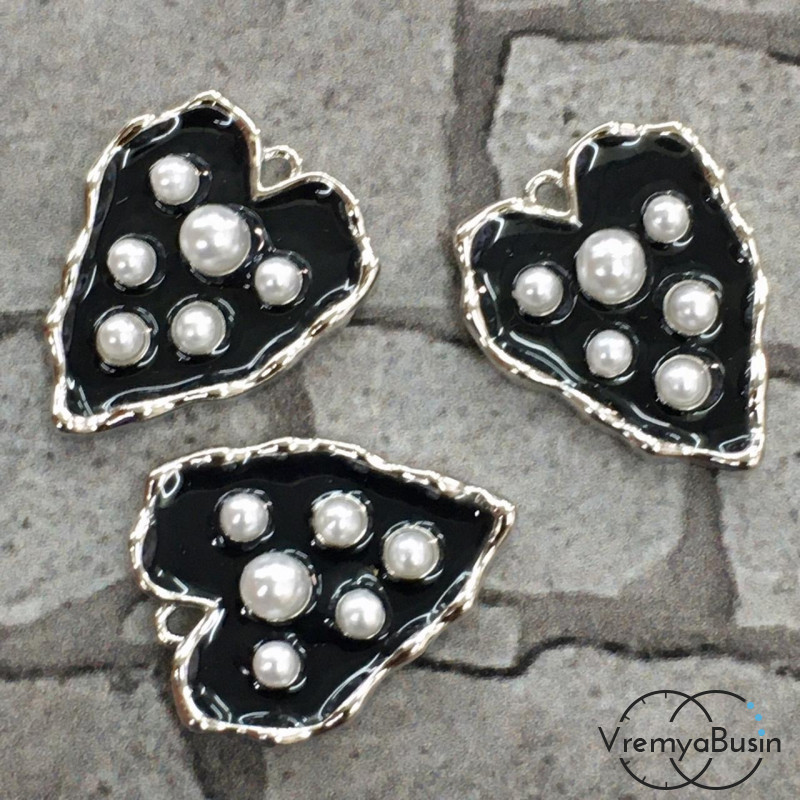 Подвеска с эмалью "Сердце", цв. чёрный в серебре  (1 шт.)