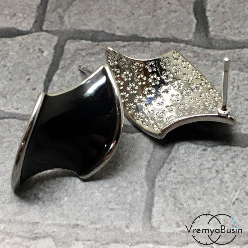 Швензы-гвоздики с эмалью цв. чёрный, латунь с родиевым покрытием (1 пара)