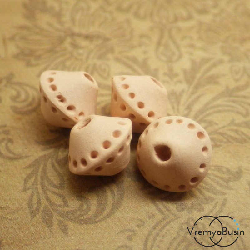 Двойной конус из белой глины 