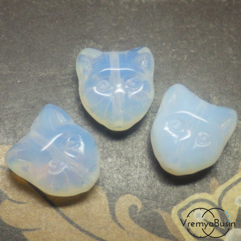 Штампованные бусины из чешского стекла, "Кошка" цв. лунный 11х12 мм (1 шт.)