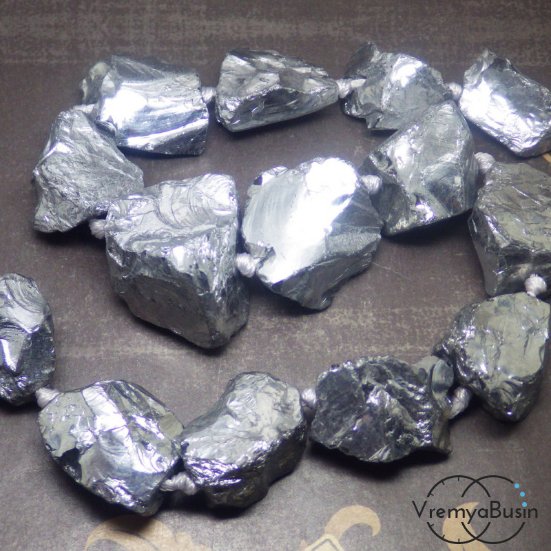Кварц титановый серебро. Кусочки необработанного камня