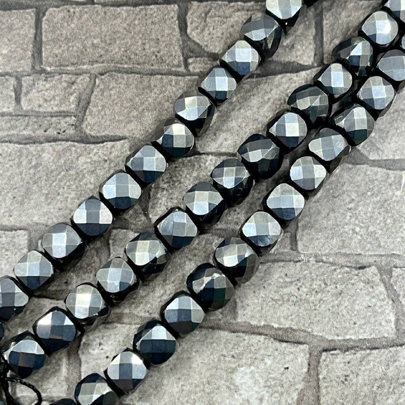 Марказит, кубик с ювелирной огранкой,   6.5    мм (1/2 нити, ок.    28   шт.)