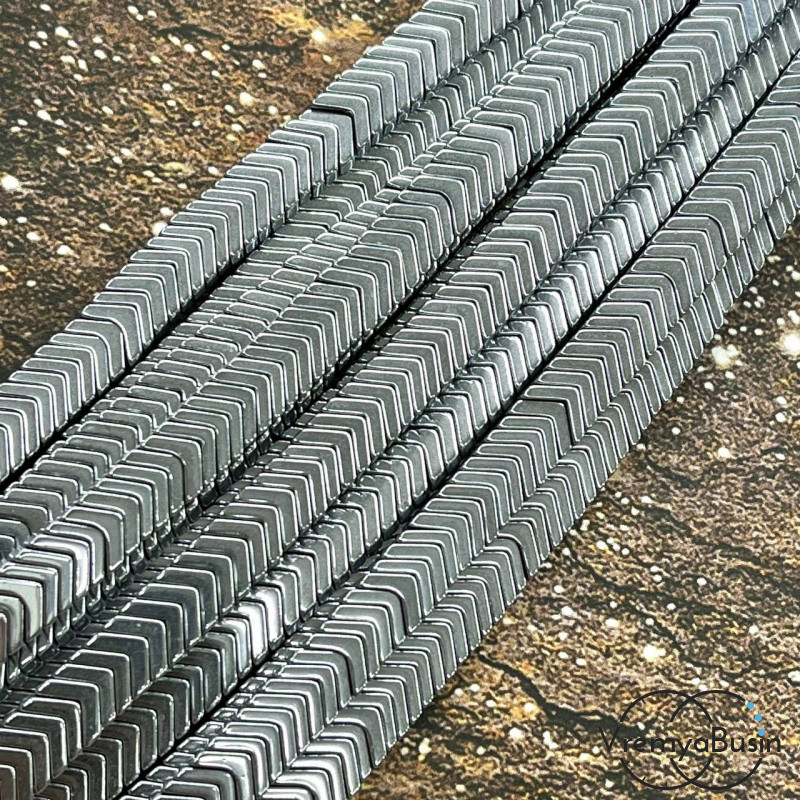 Гематит, стрелка плоская, 1х6 мм, цв. серебро  (1/2 нити, ок. 110 шт.)