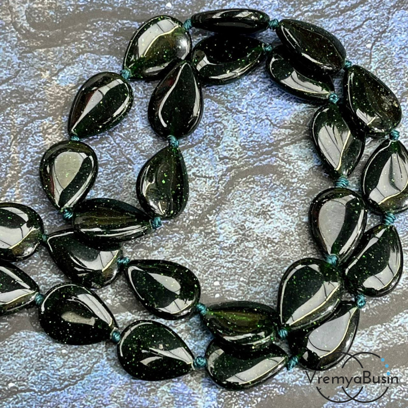 Авантюрин зеленый, капля плоская 13х18 мм (1/2 нити, ок. 11 шт.)