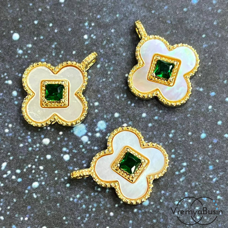 Подвеска с перламутром, клевер 14х17 мм, латунь с позолотой (1 шт.)