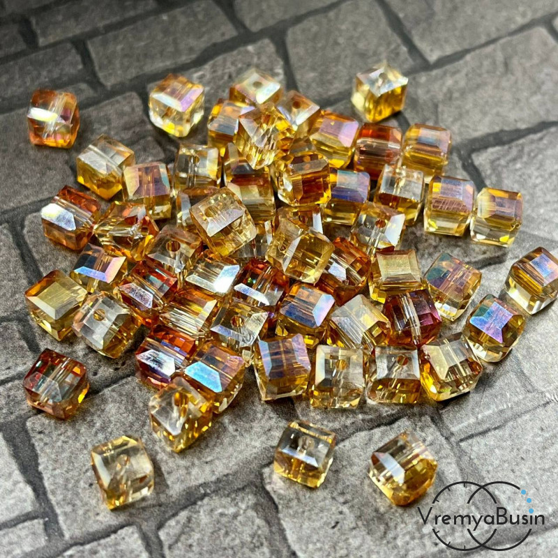 Бусины кубики из граненого стекла, 6 мм цв.   (упак. 10 шт.)