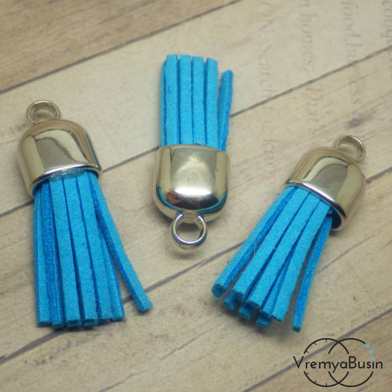 Кисточка из замшевого шнура в серебряной шапочке. Бирюзовый